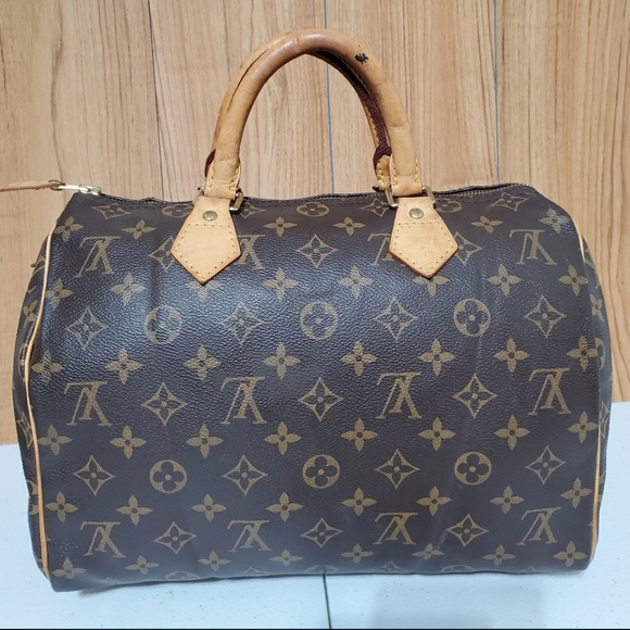 Authentic Louis Vuitton Monogram Speedy 30 - Picture 2 of 13